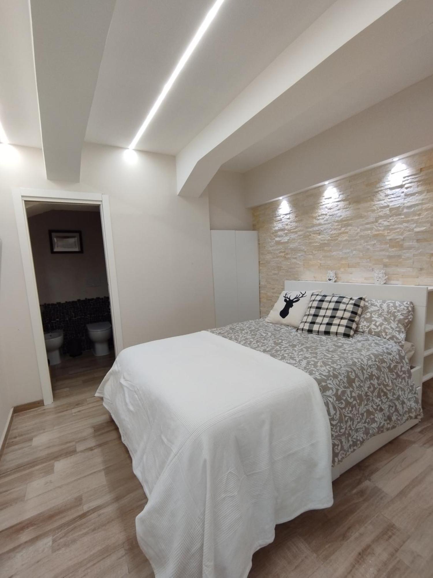 カターニアLa Casa Nel Cortileアパートメント エクステリア 写真