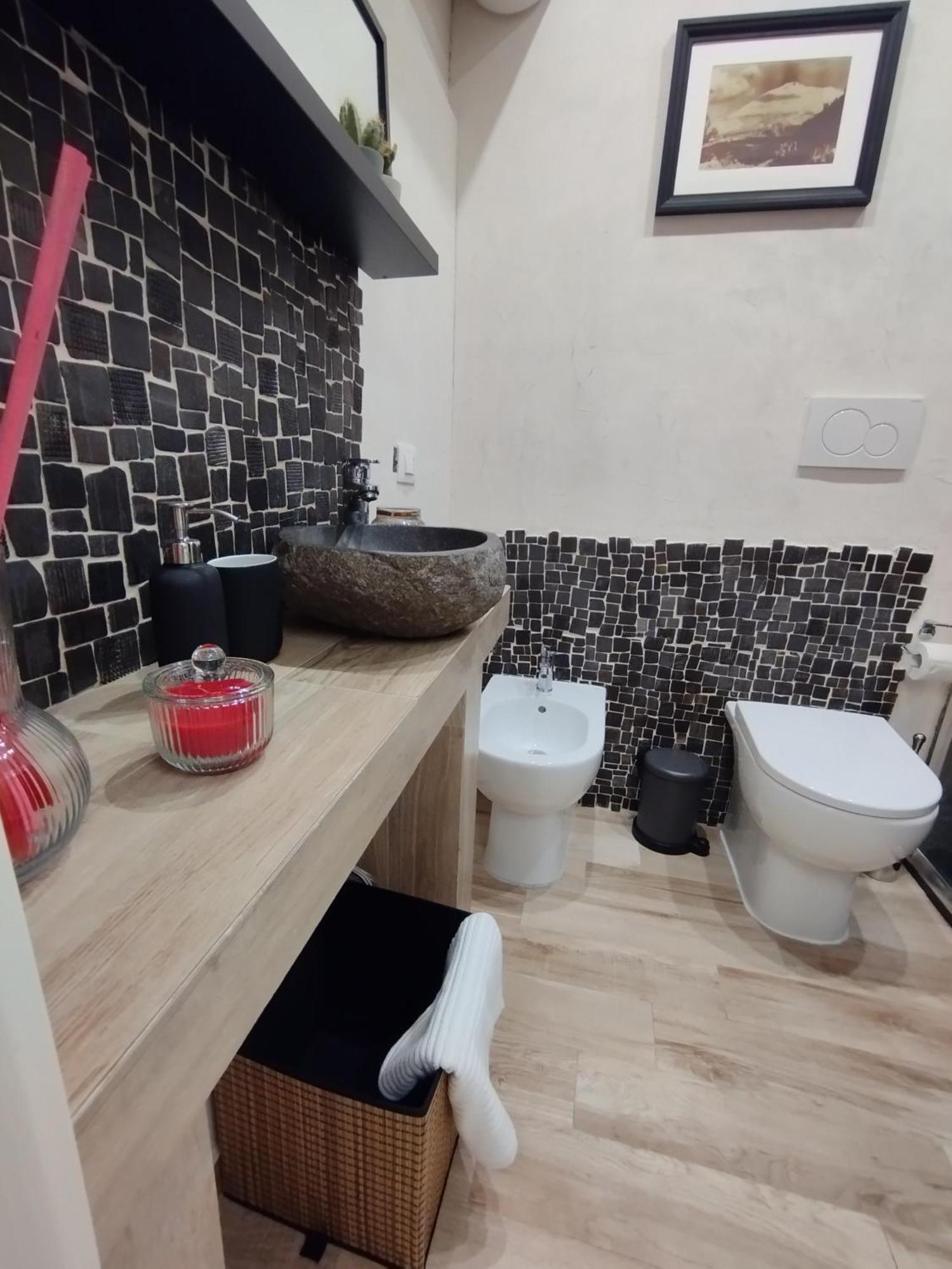 カターニアLa Casa Nel Cortileアパートメント エクステリア 写真